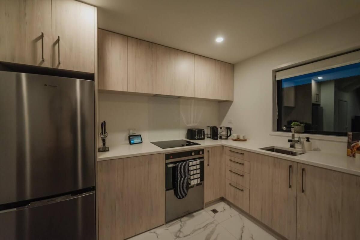 Stones Throw From The Stadium & Hot Tub Christchurch Dış mekan fotoğraf