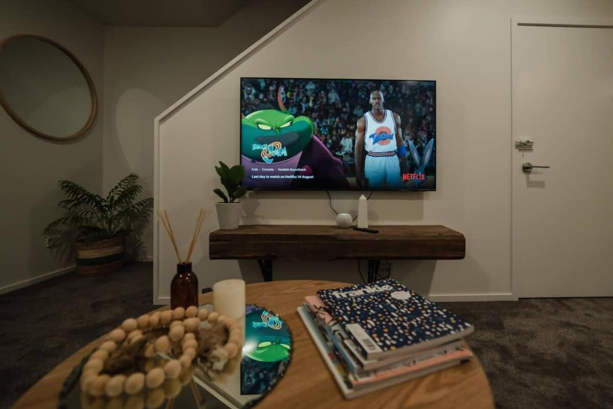 Stones Throw From The Stadium & Hot Tub Christchurch Dış mekan fotoğraf