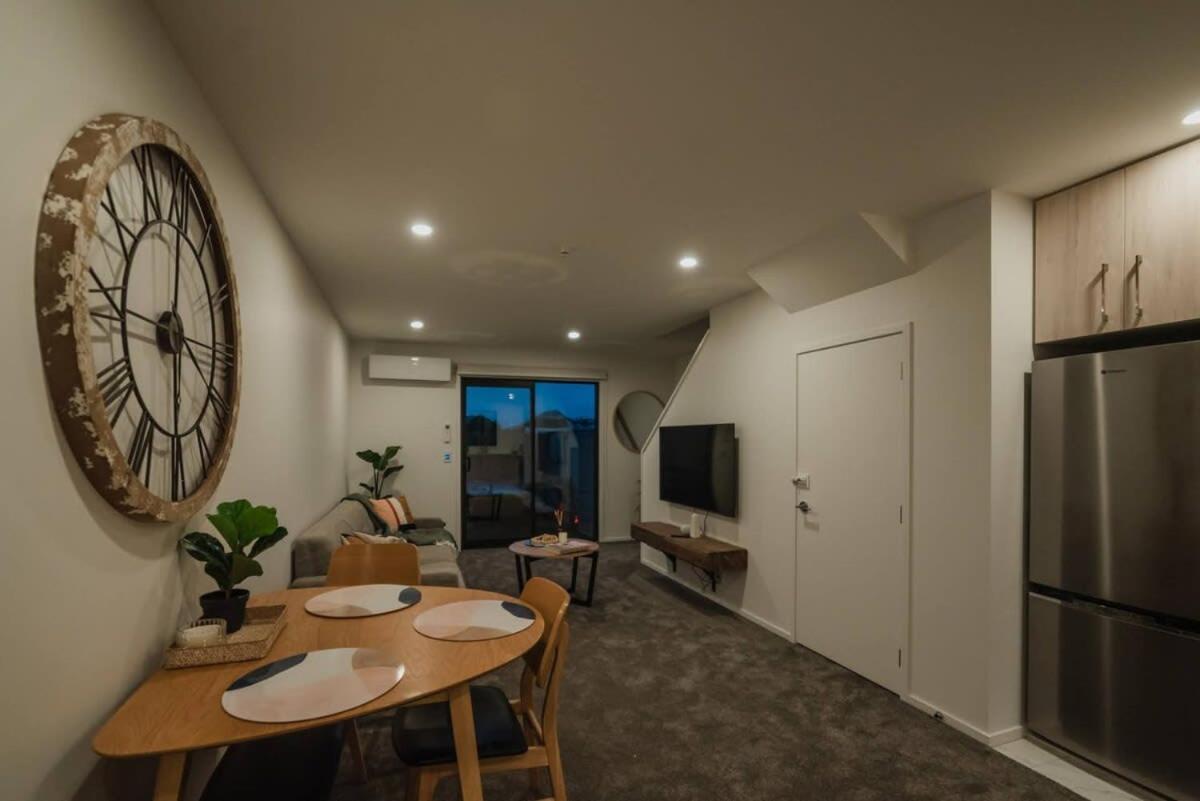 Stones Throw From The Stadium & Hot Tub Christchurch Dış mekan fotoğraf