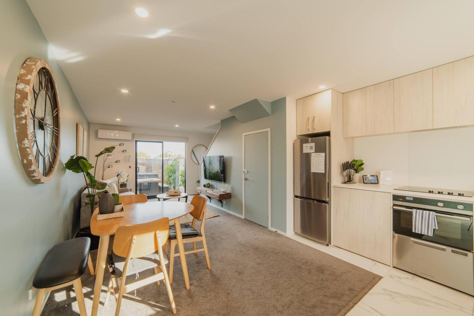 Stones Throw From The Stadium & Hot Tub Christchurch Dış mekan fotoğraf